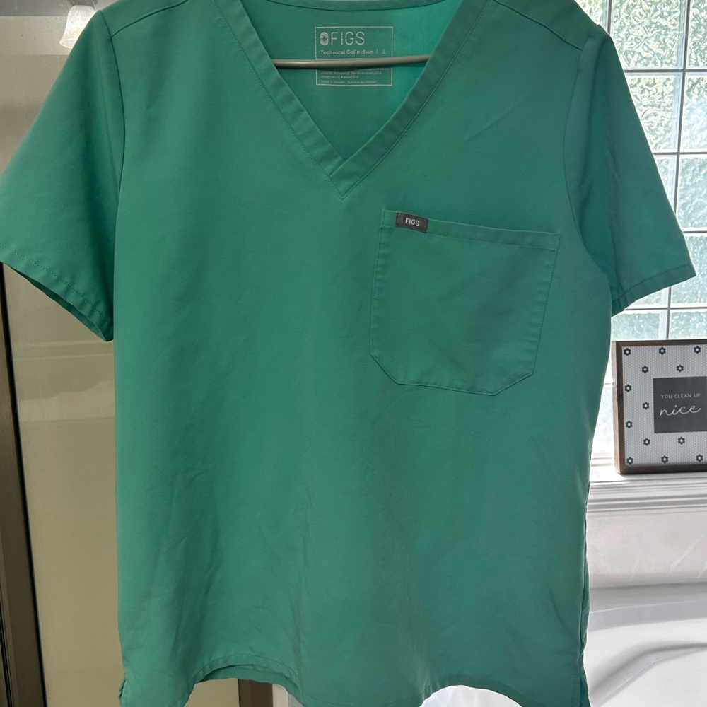 Figs Women's Short-Sleeve V-Neck Top in Teal